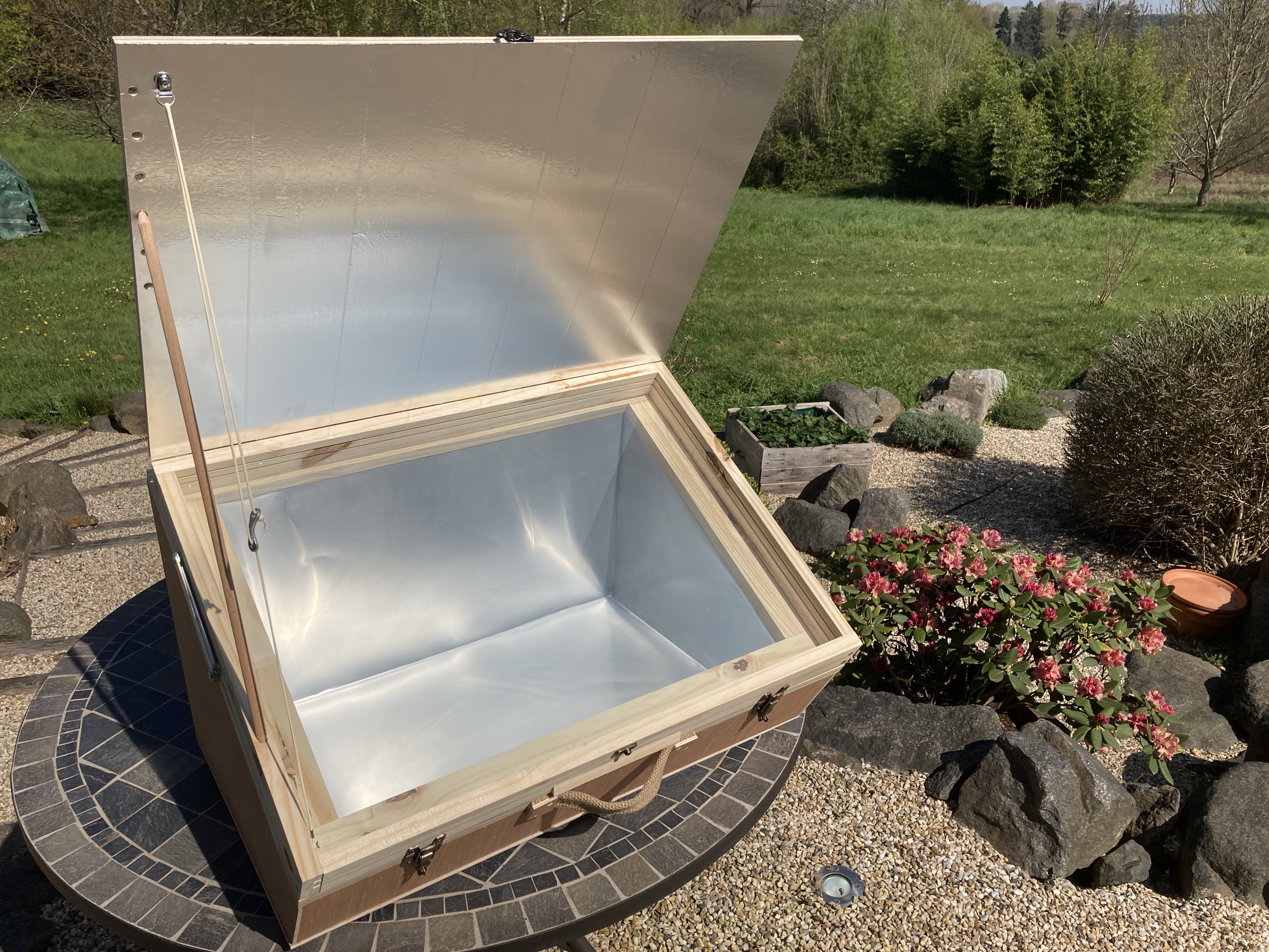 Four solaire Allongé ouvert